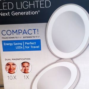 Compact travel mirror